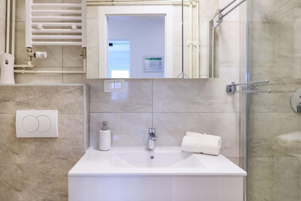 Cozy Enigma: Elegant Haven 1bdr Apartment
