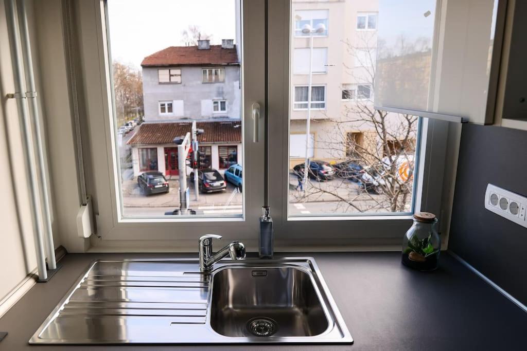Cozy Enigma: Elegant Haven 1bdr * Zagreb